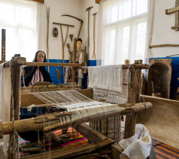 Colectia-Muzeala-Lada-cu-zestre_Judetul-Neamt_Muzee-de-la-sat_-12