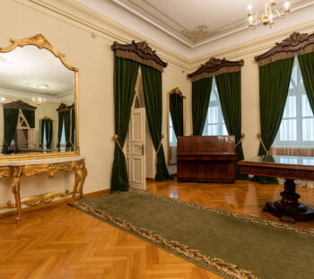 Palatul-Alexandru-Ioan-Cuza-Ruginoasa-Judetul-Iasi_Muzee-de-la-sat-3