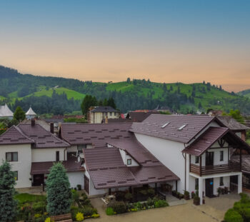 01.-Muzeul-Oualor-Lucia-Condrea-Moldovita-Judetul-Suceava_Real-Tour_Muzee-de-la-sat-3