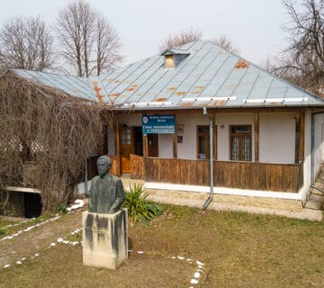 Casa Memoriala Vasile Voiculescu judetul Buzau Cosmin Murarasu Muzee de la sat Romania 001 MuzeeDeLaSat