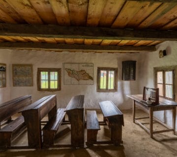 01 Muzeul scolar din Barsana Maramures Fotograf Ionut Teoderascu 240530 MuzeeDeLaSat