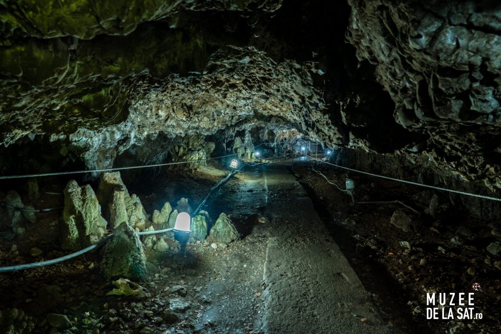 Peștera Muierilor-2