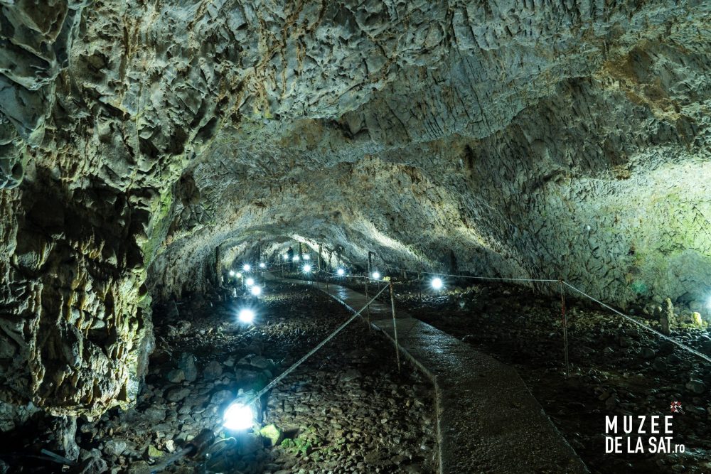 Peștera Muierilor-8